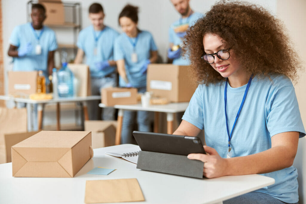 5 Ways to Encourage Employees to Volunteer - Points of Light