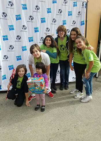 generationOn Celebrity Youth Ambassadors join 9th Street Elementary School students in Los Angeles's Skid Row at a Joy Maker Challenge service project hosted by Xolo Mariduena.