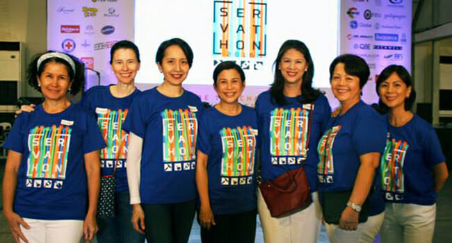 Members of the Hands On Manila board of trustees with founder Gianna Montinola (center) at the 2016 Servathon. From left: Pilar Martinez-Miranda, Nicole Olbes-Fandino, Patrice Montemayor-Tan, Gianna Montinola, Lizette Cojuangco, Alice Streegan-Cruz and Gina Africa-Aboitiz.