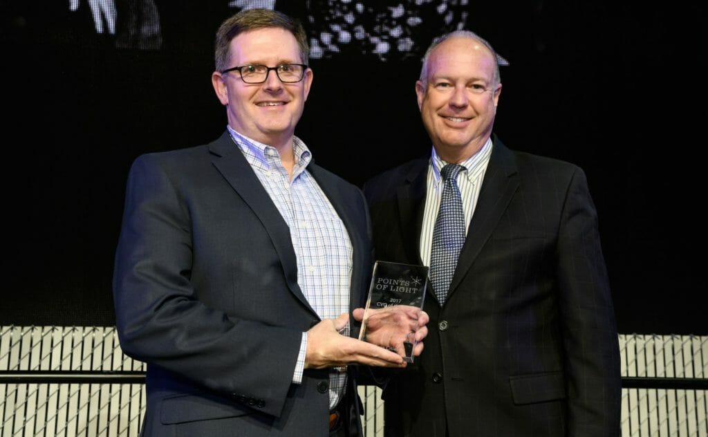 Scott Cummings, president, Corporate Volunteerism Council of the Twin Cities, and Jeff Hoffman, board member, Points of Light.