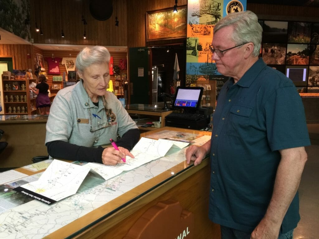 Kathy Nethery assists a Natchez Trace Parkway visitor./Courtesy Kathy Nethery