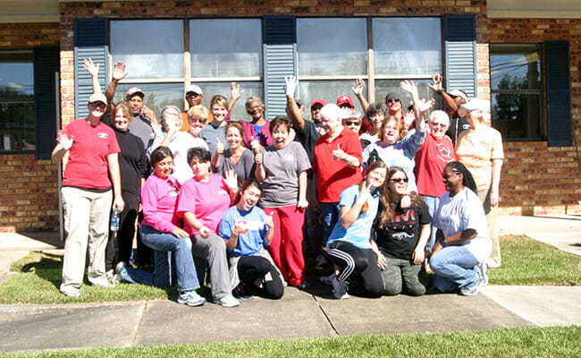 On Make A Difference Day 2016, community volunteers in Petal, Mississippi, joined forces to turn a donated building into a welcome center for seniors and veterans.