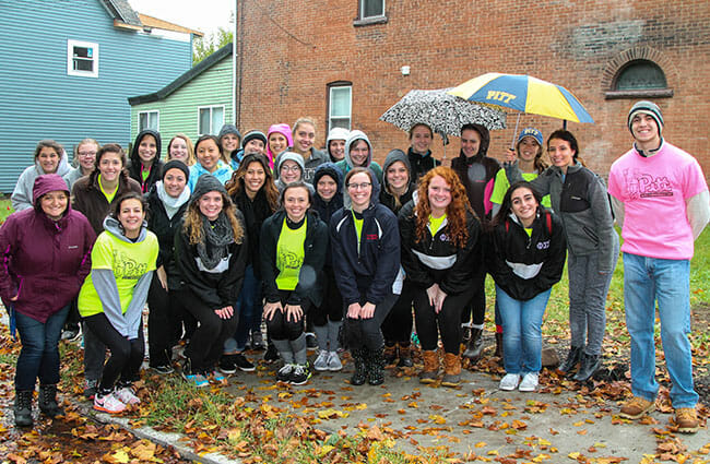 Despite the rain, more than 5,000 university students, staff and faculty volunteers participated in projects across the city of Pittsburgh on Make A Difference Day 2016.