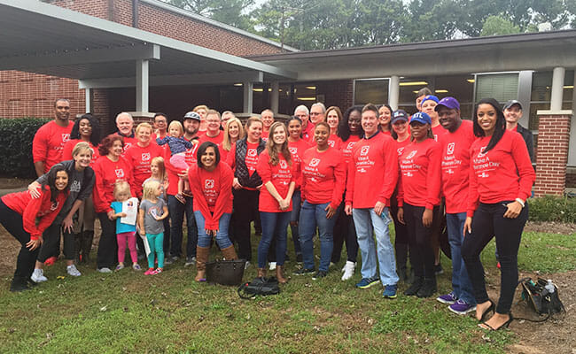Volunteers from 11 Alive (WXIA-TV), the Arby's Foundation, Points of Light and Hands On Atlanta participated in Make A Difference Day projects at Belmont 
 Hills Elementary School in Smyrna, Ga.