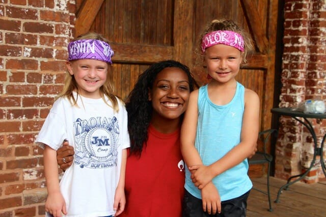 Janae Innis (center) pictured at FTKolor run, an event where Georgia College Miracle raised money for the Children’s Miracle Network Hospital./ Courtesy Janae Innis