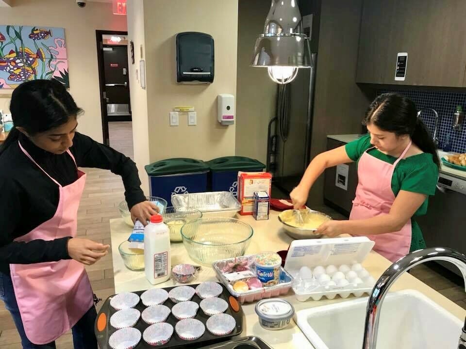 Cayla making a special breakfast on Mother’s Day at the Ronald McDonald House./ Courtesy Cayla Kumar