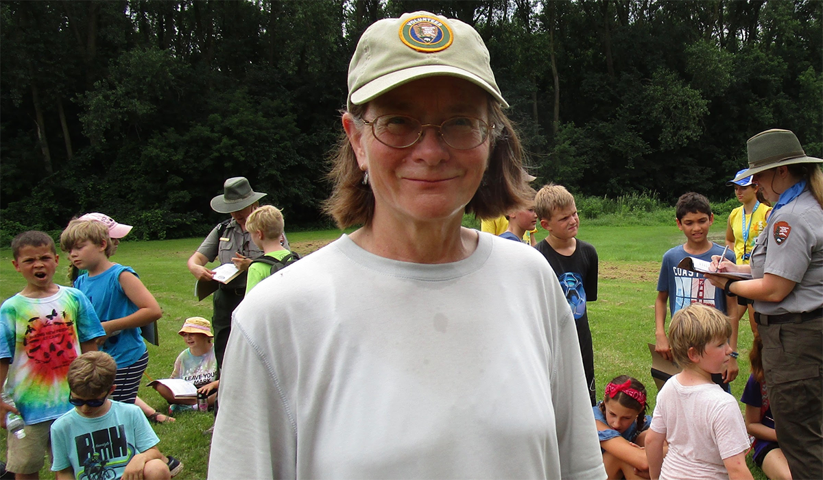 Elizabeth Heeren volunteers with numerous nature-focused programs to help both children and adults connect with the natural world around them.