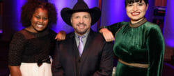 Khloe Thompson, Garth Brooks and Maria Rose Belding, recipients of The George H.W. Bush Points of Light Award.