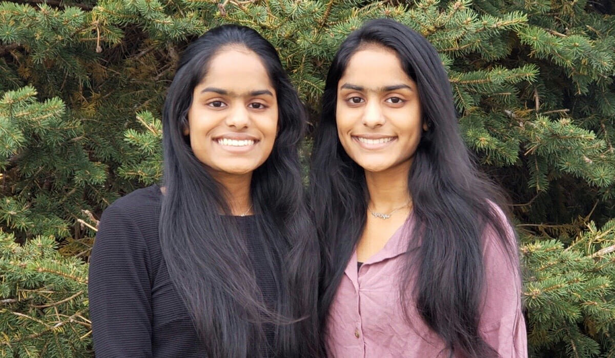 Esha and Eshita Kashaboina Daily Point of Light Award honorees