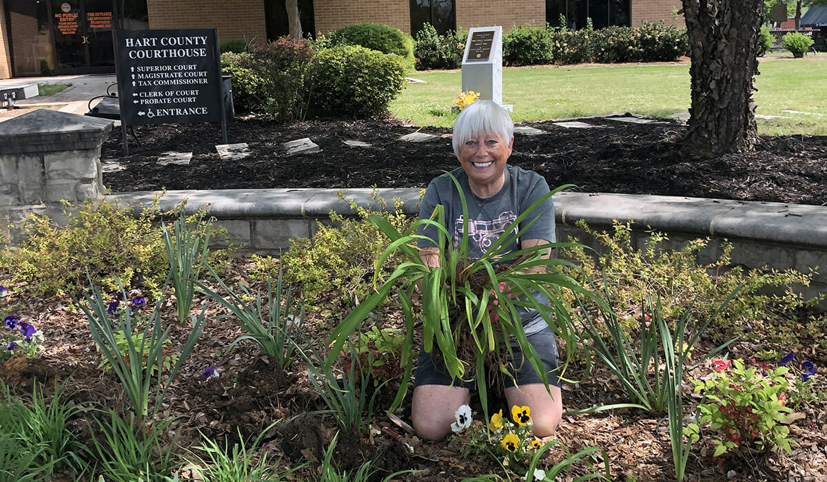 Mary Lynn Johnson Daily Point of Light Award Honoree