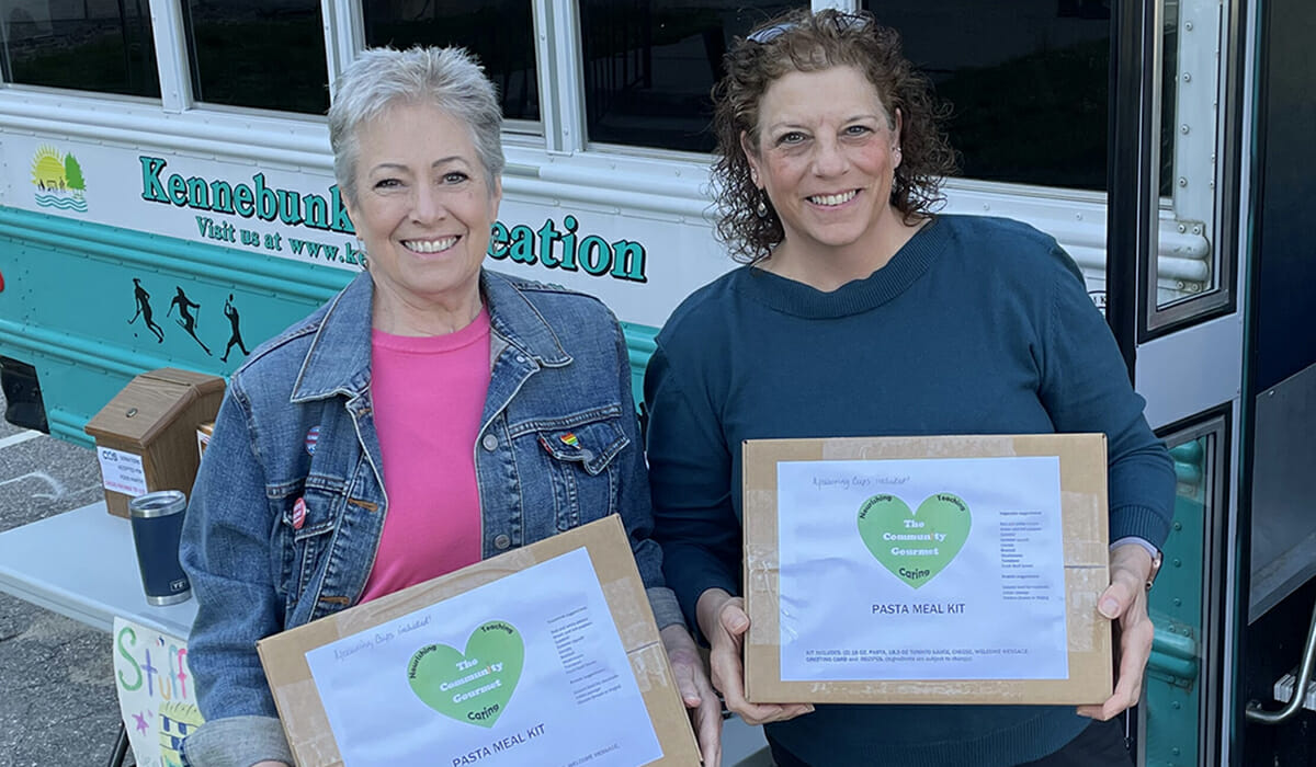 Traci Anello and Debbie Hall Daily Point of Light Honoree